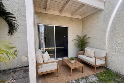 Condo in West Palm Beach, Florida, 1 bedroom  № 2086505 - photo 22