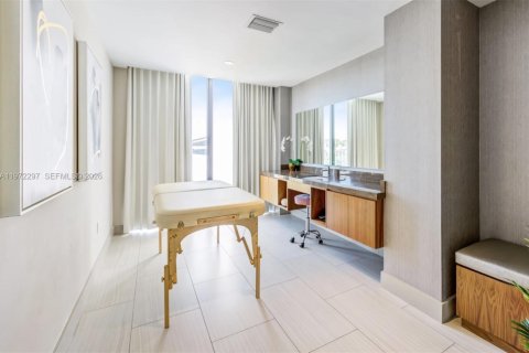 Снять в аренду квартиру в Дорал, Флорида 2 спальни, 108.97м2, № 2033157 - фото 28