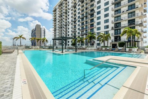 Снять в аренду квартиру в Дорал, Флорида 2 спальни, 108.97м2, № 2033157 - фото 19