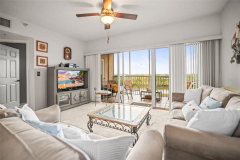 Condo in Saint Petersburg, Florida, 2 bedrooms № 2110296 - photo 7