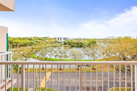 Condo in Saint Petersburg, Florida, 2 bedrooms № 2110296 - photo 26