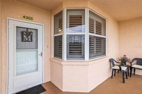 Condo in Saint Petersburg, Florida, 2 bedrooms № 2110296 - photo 2