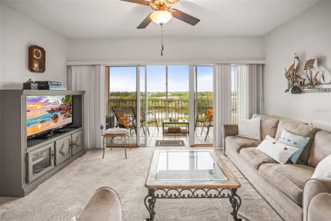 Condo in Saint Petersburg, Florida, 2 bedrooms № 2110296 - photo 8