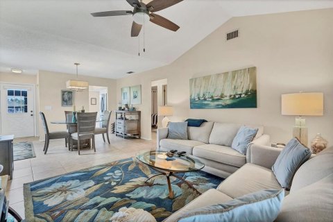 Condo in Englewood, Florida, 2 bedrooms  № 1287947 - photo 11