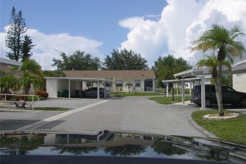 Condo in Englewood, Florida, 2 bedrooms  № 1287947 - photo 1