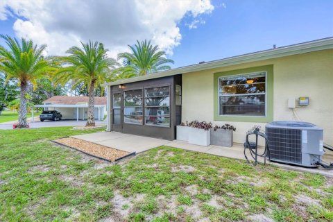 Condo in Englewood, Florida, 2 bedrooms  № 1287947 - photo 29