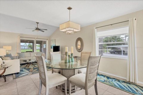 Condo in Englewood, Florida, 2 bedrooms  № 1287947 - photo 14