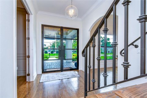 House in Tampa, Florida 5 bedrooms, 312.71 sq.m. № 2314404 - photo 6