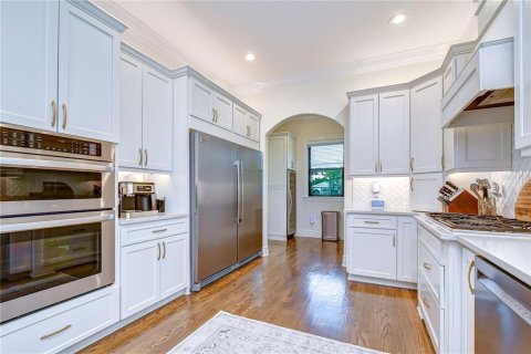 House in Tampa, Florida 5 bedrooms, 312.71 sq.m. № 2314404 - photo 15