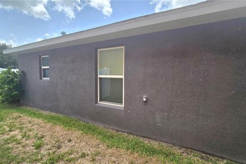 House in Wimauma, Florida 3 bedrooms, 129.41 sq.m. № 2235893 - photo 8