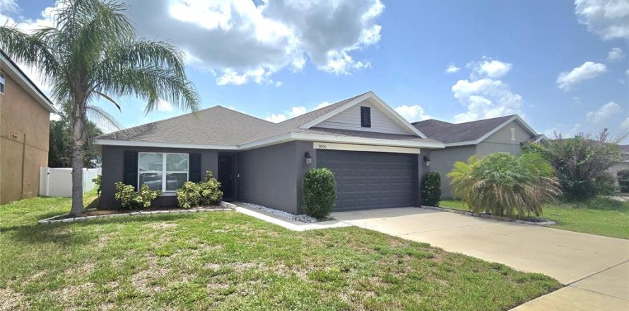 House in Wimauma, Florida 3 bedrooms, 129.41 sq.m. № 2235893