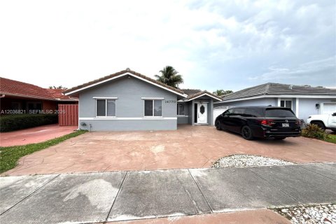Casa en Miami, Florida 3 dormitorios, 122.82 m2 № 2085475