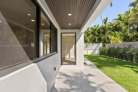 Casa en alquiler en Surfside, Florida, 5 dormitorios, 321.16 m2 № 1956495 - foto 12