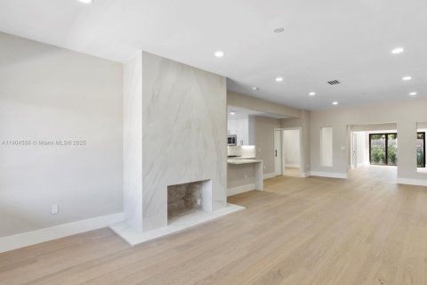 Casa en alquiler en Surfside, Florida, 5 dormitorios, 321.16 m2 № 1956495 - foto 20