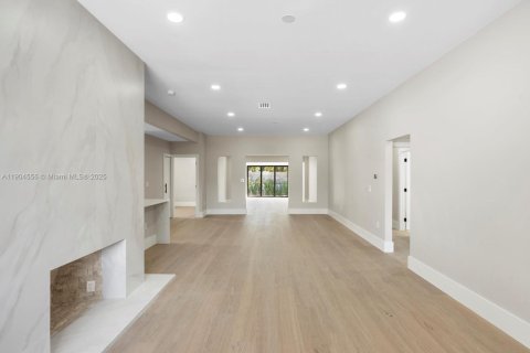 Casa en alquiler en Surfside, Florida, 5 dormitorios, 321.16 m2 № 1956495 - foto 22