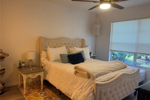 Condo in New Port Richey, Florida, 2 bedrooms  № 1837964 - photo 13