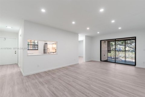 Copropriété à vendre à Sunrise, Floride: 2 chambres, 85.93 m2 № 2047295 - photo 6