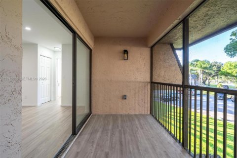 Copropriété à vendre à Sunrise, Floride: 2 chambres, 85.93 m2 № 2047295 - photo 20