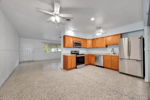 Propiedad comercial en venta en Pinecrest, Florida, 222.5 m2 № 1965887 - foto 12