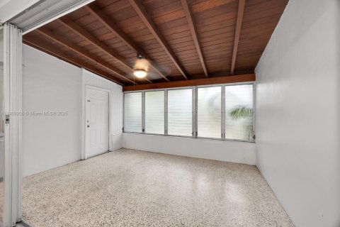 Propiedad comercial en venta en Pinecrest, Florida, 222.5 m2 № 1965887 - foto 14