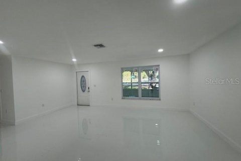 Casa en venta en Okeechobee, Florida, 3 dormitorios, 189.52 m2 № 1608479 - foto 4
