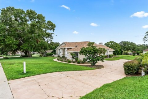 Casa en venta en Lady Lake, Florida, 3 dormitorios, 273.88 m2 № 2232023 - foto 5