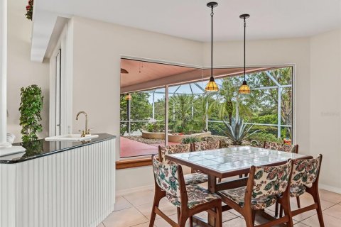 Casa en venta en Lady Lake, Florida, 3 dormitorios, 273.88 m2 № 2232023 - foto 18