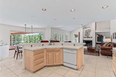 Casa en venta en Lady Lake, Florida, 3 dormitorios, 273.88 m2 № 2232023 - foto 24