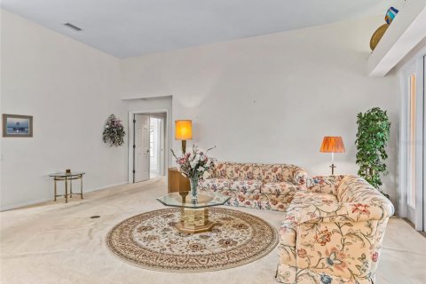 Casa en venta en Lady Lake, Florida, 3 dormitorios, 273.88 m2 № 2232023 - foto 12
