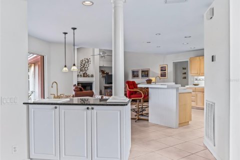 Casa en venta en Lady Lake, Florida, 3 dormitorios, 273.88 m2 № 2232023 - foto 16