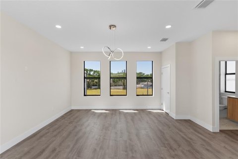 Townhouse in Tampa, Florida 4 bedrooms, 199.09 sq.m. № 2400383 - photo 23