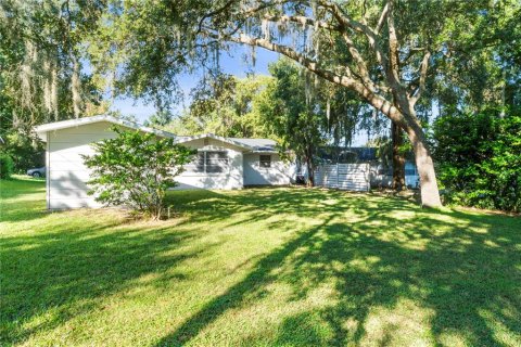 House in Zephyrhills, Florida 2 bedrooms, 107.58 sq.m. № 1716499 - photo 5