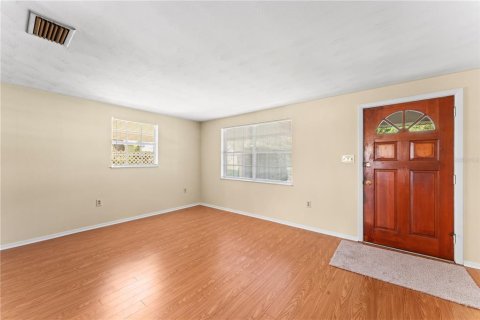 House in Zephyrhills, Florida 2 bedrooms, 107.58 sq.m. № 1716499 - photo 6