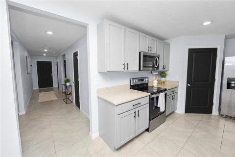 Villa ou maison à vendre à Plant City, Floride: 4 chambres, 171.5 m2 № 2144997 - photo 4