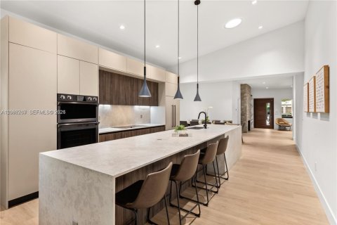 Villa ou maison à Miami, Floride 4 chambres, 250 m2 № 2365048