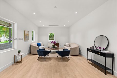 Villa ou maison à vendre à Miami, Floride: 4 chambres, 250 m2 № 2365048 - photo 7