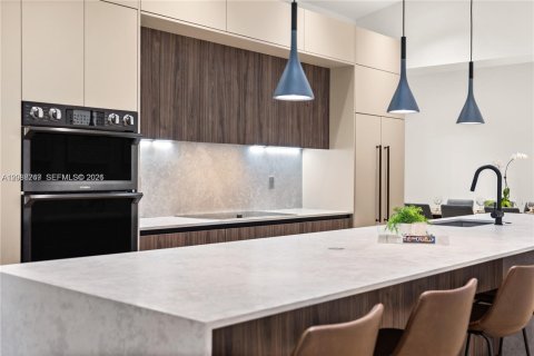 Villa ou maison à vendre à Miami, Floride: 4 chambres, 250 m2 № 2365048 - photo 8