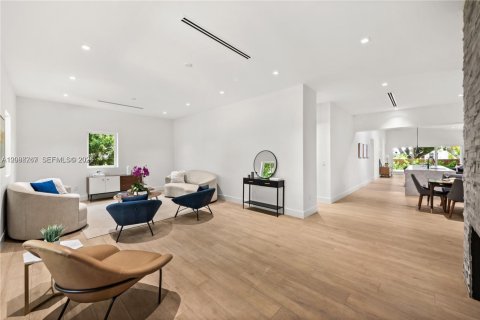 Villa ou maison à vendre à Miami, Floride: 4 chambres, 250 m2 № 2365048 - photo 4