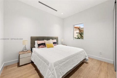 Villa ou maison à vendre à Miami, Floride: 4 chambres, 250 m2 № 2365048 - photo 30