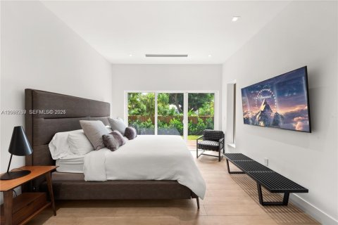 Villa ou maison à vendre à Miami, Floride: 4 chambres, 250 m2 № 2365048 - photo 17