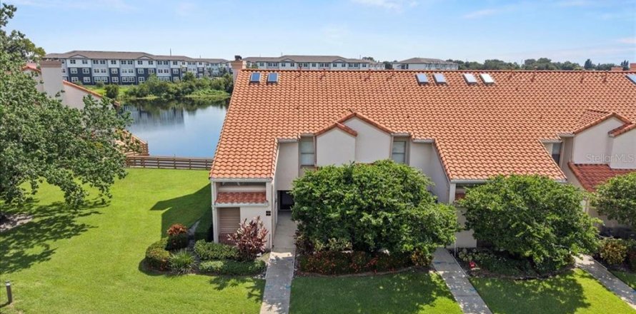 Condominio en Winter Haven, Florida, 2 dormitorios  № 1865850