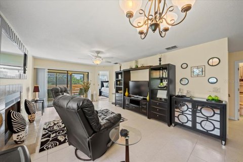 Condominio en venta en Winter Haven, Florida, 2 dormitorios, 102.47 m2 № 1865850 - foto 12