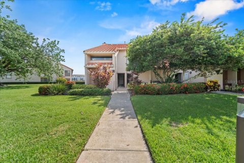 Condominio en venta en Winter Haven, Florida, 2 dormitorios, 102.47 m2 № 1865850 - foto 2