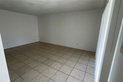 Condo in Tampa, Florida, 1 bedroom  № 1508248 - photo 8