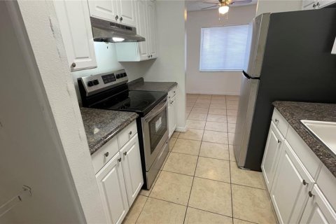 Condo in Tampa, Florida, 1 bedroom  № 1508248 - photo 12