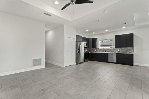 Casa en venta en North Port, Florida, 3 dormitorios, 145.02 m2 № 2424074 - foto 11
