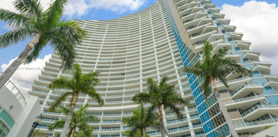 Condo à Miami, Floride, 2 chambres № 1715292