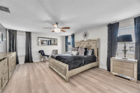 House in Riverview, Florida 5 bedrooms, 312.99 sq.m. № 2215198 - photo 20