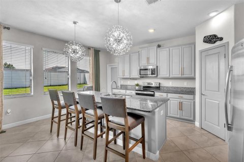 House in Riverview, Florida 5 bedrooms, 312.99 sq.m. № 2215198 - photo 13