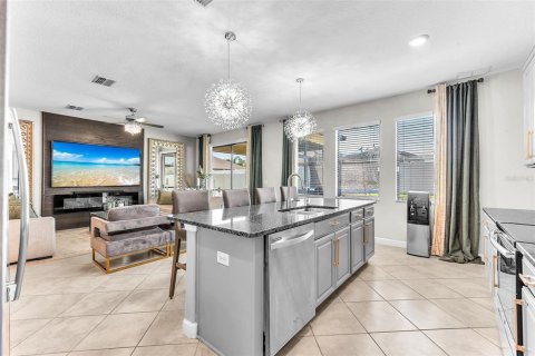 House in Riverview, Florida 5 bedrooms, 312.99 sq.m. № 2215198 - photo 12